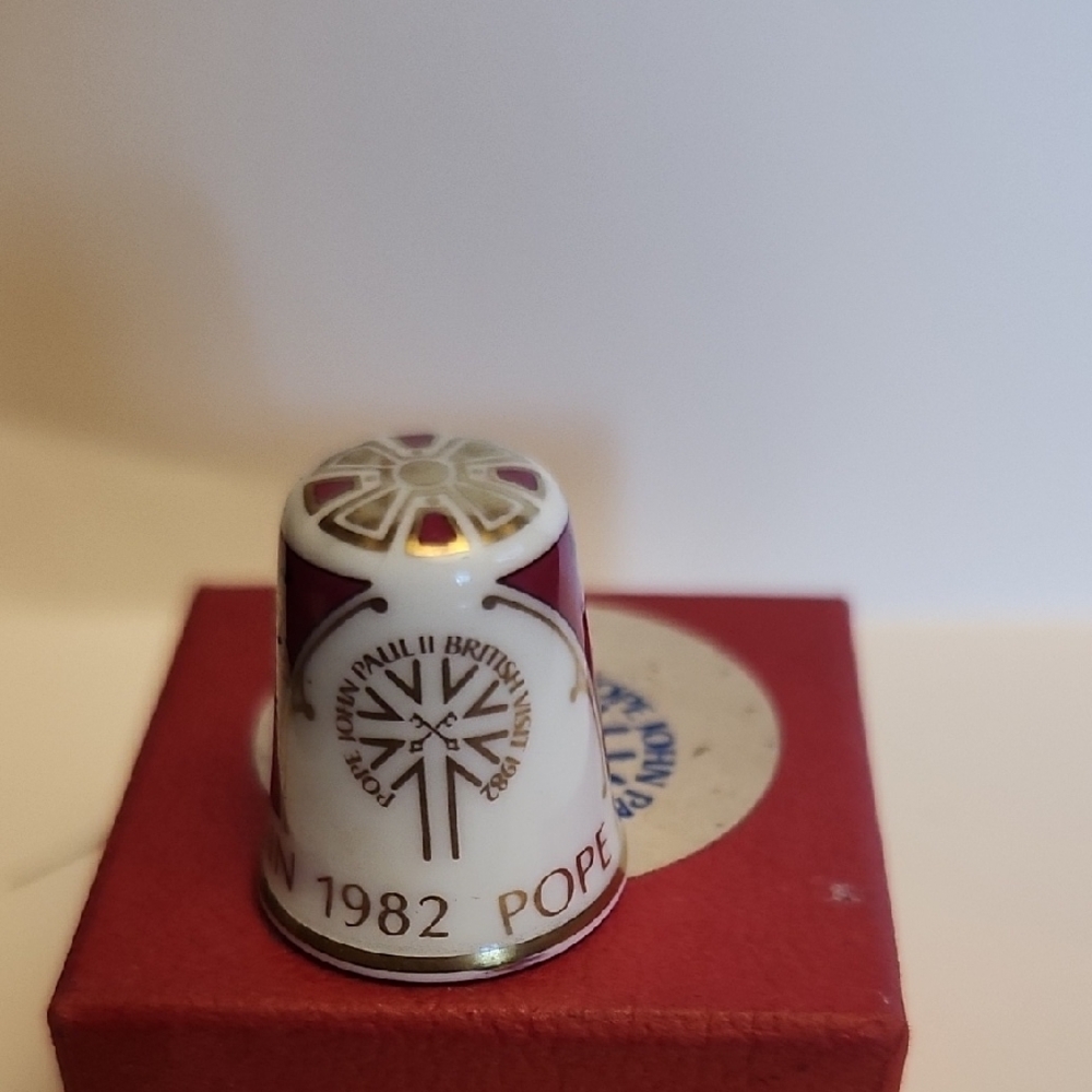 Pope John Paul II Commemorative Fine Bone China Thimble 1982 Vintage